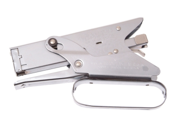 P35 Plier-Type Stapler P35 Plier-Type Stapler